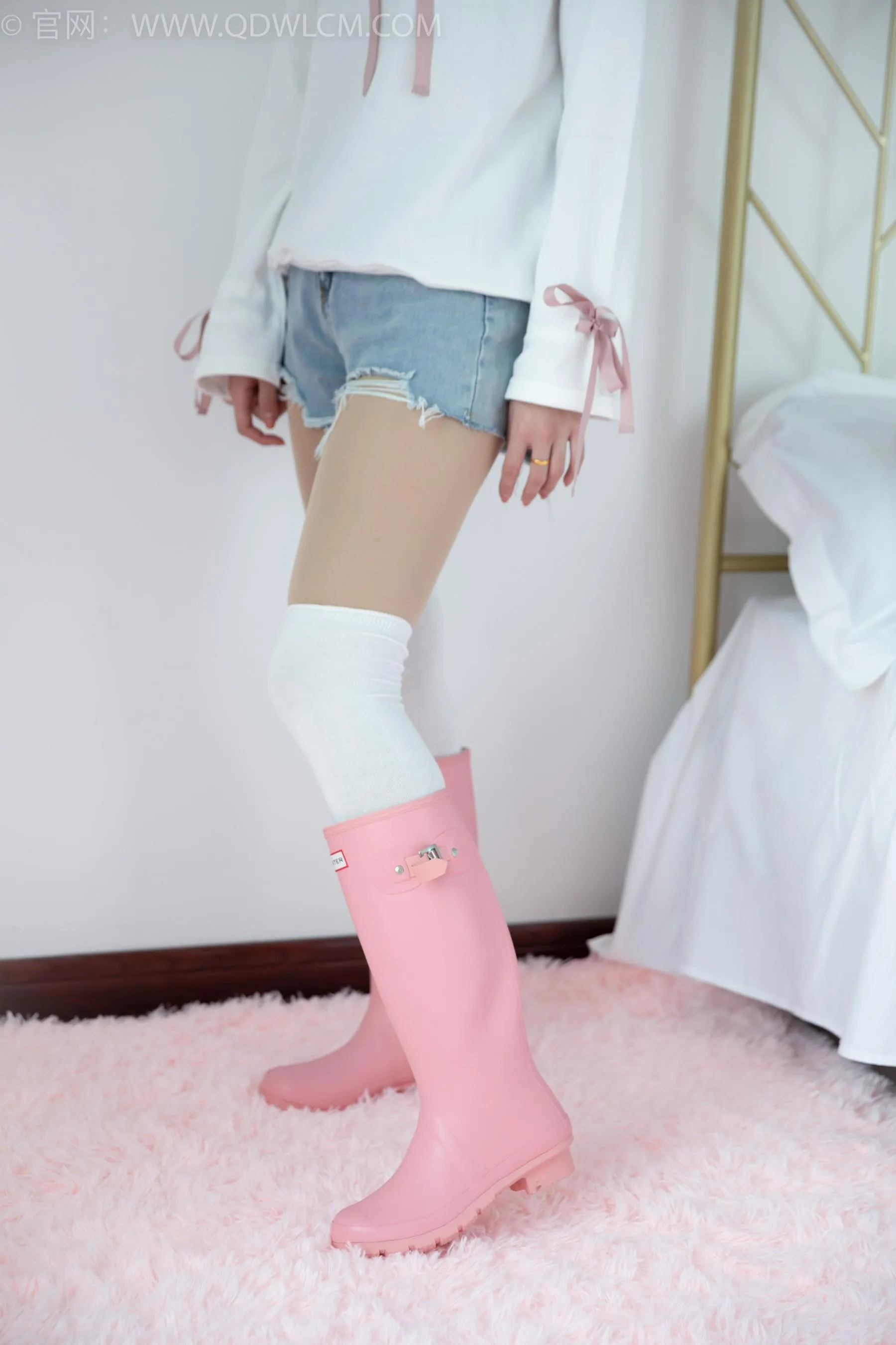 物恋传媒 NO.1509 婷婷-黑色的花 [162P]插图5